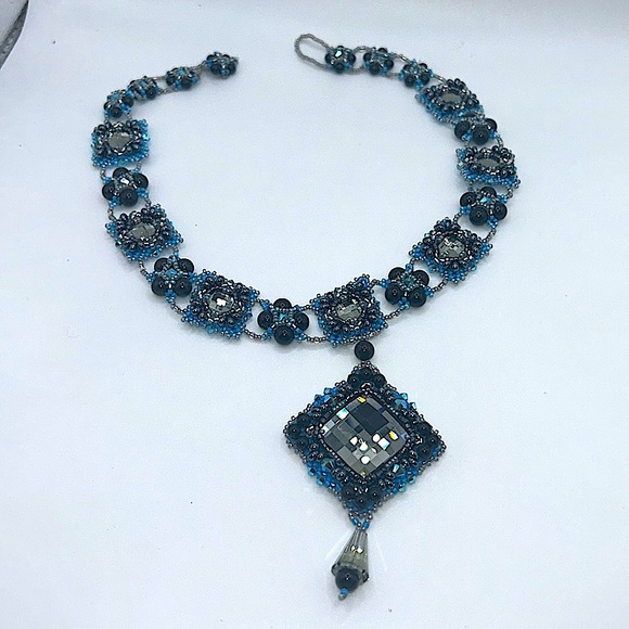 Swarovski crystal and beaded necklace handcrafted elegant sparkly statement - Picture 3 of 5
